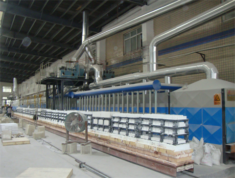 The workshop of alumina ceramic plate